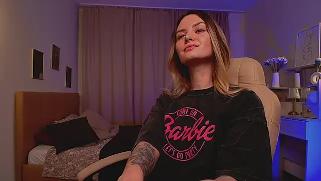 Ursula Andres online show from 01-19-26, 02:37