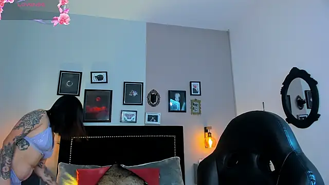 Snapshot of Annie_Petters chatting on 12-05-25, 12:47 Annie Petters online show from 12-05-25, 12:47