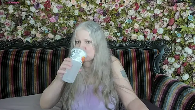 Snapshot of mariabelladonna chatting on 04-24-26, 10:12 mariabelladonna online show from 04-24-26, 10:12
