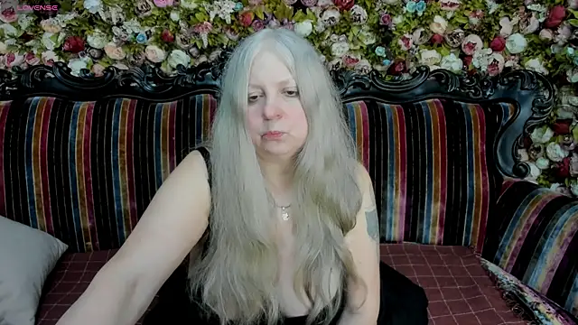 Snapshot of mariabelladonna chatting on 05-01-26, 10:03 mariabelladonna online show from 05-01-26, 10:03