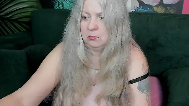 Snapshot of mariabelladonna chatting on 05-16-26, 12:29 mariabelladonna online show from 05-16-26, 12:29