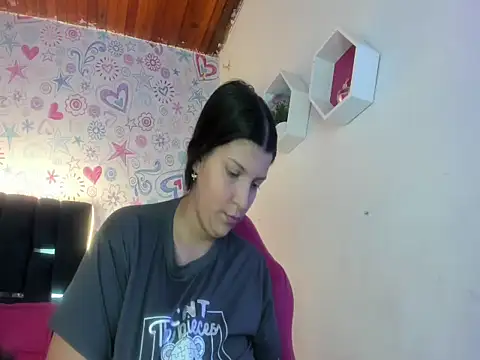 Snapshot of ISA_RIVAS chatting on 11-26-25, 12:06 ISA RIVAS online show from 11-26-25, 12:06