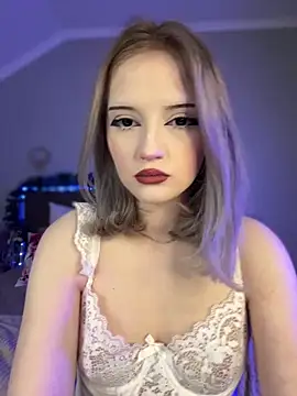 Snapshot of YunnaTyan chatting on 12-14-25, 01:05 YunnaTyan online show from 12-14-25, 01:05