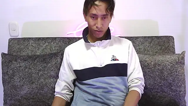 Snapshot of liam__blake chatting on 11-28-25, 03:20 liam blake online show from 11-28-25, 03:20