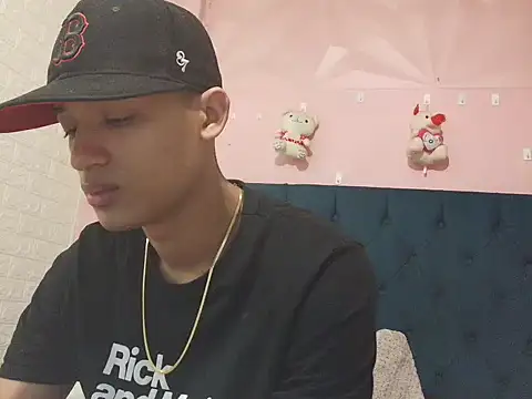 Snapshot of saniasex2025 chatting on 11-29-25, 02:42 saniasex2025 online show from 11-29-25, 02:42