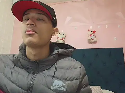 Snapshot of saniasex2025 chatting on 12-02-25, 01:17 saniasex2025 online show from 12-02-25, 01:17