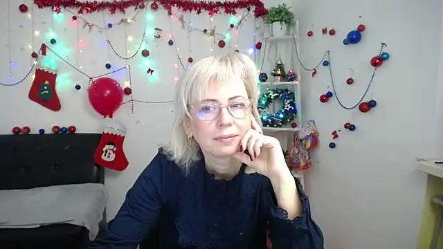 Snapshot of LaurenWishy chatting on 12-14-25, 05:57 LaurenWishy online show from 12-14-25, 05:57