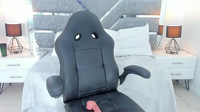 Snapshot of Baby_Scarleth_ chatting on 11-30-25, 03:32 Baby Scarleth online show from 11-30-25, 03:32