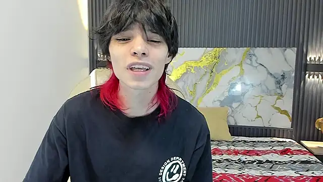 Snapshot of Sylasfrost chatting on 12-19-25, 07:54 Sylasfrost online show from 12-19-25, 07:54