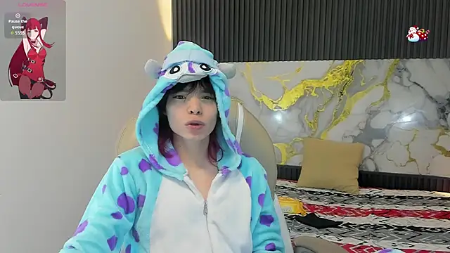 Snapshot of Sylasfrost chatting on 12-21-25, 12:56 Sylasfrost online show from 12-21-25, 12:56