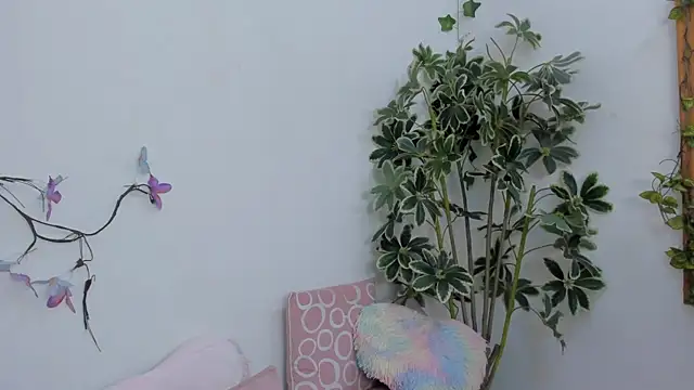 Snapshot of MarieTaylor_ chatting on 07-13-26, 06:22 MarieTaylor online show from 07-13-26, 06:22