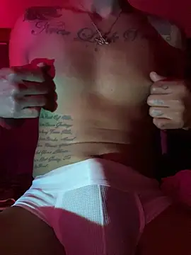 Snapshot of Laveau23 chatting on 03-05-26, 08:21 Laveau23 online show from 03-05-26, 08:21