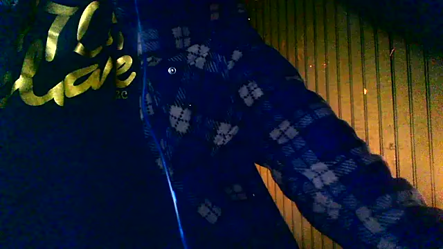 Snapshot of SeductiveIce69 chatting on 12-20-25, 10:55 SeductiveIce69 online show from 12-20-25, 10:55