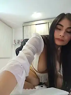 Snapshot of Laia_torres1 chatting on 06-27-26, 12:59 Laia torres1 online show from 06-27-26, 12:59