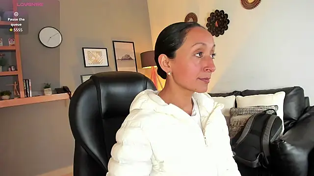 Violet Kumar online show from 12-04-25, 07:33