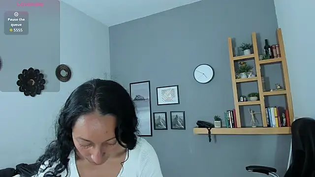 Violet Kumar online show from 12-14-25, 09:08