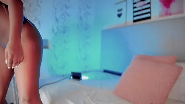 Zendaya    online show from 11-27-25, 01:29