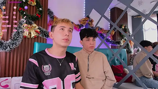 Snapshot of Boys_2_play chatting on 12-17-25, 01:28 Boys 2 play online show from 12-17-25, 01:28