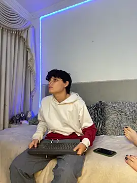 Snapshot of Alice_Dark21 chatting on 12-19-25, 03:57 Alice Dark21 online show from 12-19-25, 03:57