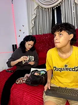 Snapshot of Alice_Dark21 chatting on 01-08-26, 04:59 Alice Dark21 online show from 01-08-26, 04:59