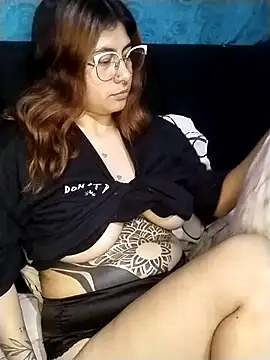 Emmyxxx online show from 02-09-26, 01:09