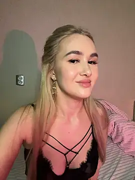 Snapshot of Miss_Alisse chatting on 11-27-25, 05:59 Miss Alisse online show from 11-27-25, 05:59