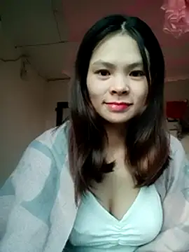 Snapshot of quynhquynh_ chatting on 12-01-25, 12:37 quynhquynh online show from 12-01-25, 12:37