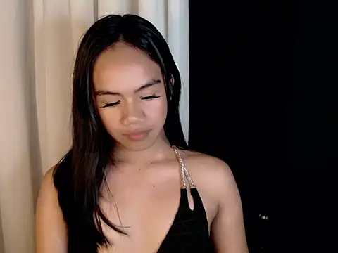 Snapshot of Ariluvsyou chatting on 02-13-26, 02:13 Ariluvsyou online show from 02-13-26, 02:13