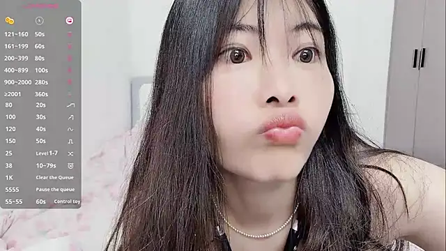 Snapshot of Ava-Baby chatting on 12-20-25, 01:34 Ava-Baby online show from 12-20-25, 01:34