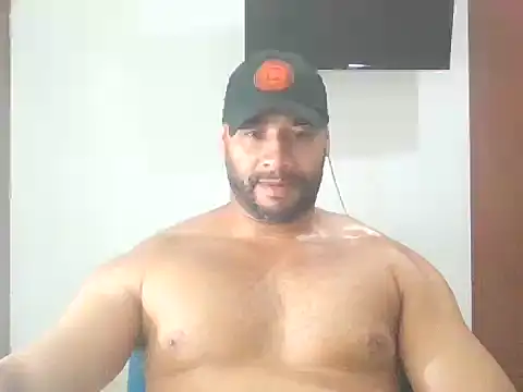 Snapshot of musclehetero chatting on 12-18-25, 07:42 musclehetero online show from 12-18-25, 07:42