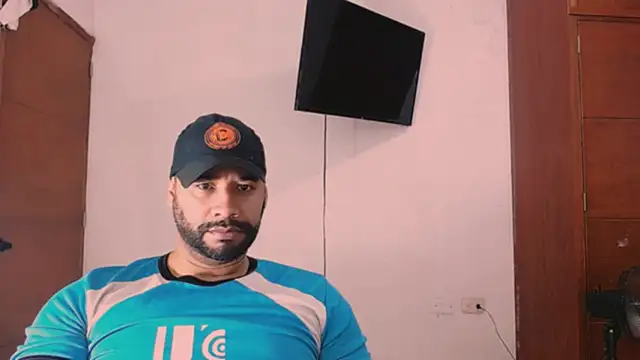 Snapshot of musclehetero chatting on 01-13-26, 12:54 musclehetero online show from 01-13-26, 12:54