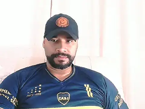 Snapshot of musclehetero chatting on 02-14-26, 05:26 musclehetero online show from 02-14-26, 05:26