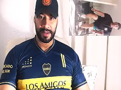 Snapshot of musclehetero chatting on 03-01-26, 01:57 musclehetero online show from 03-01-26, 01:57