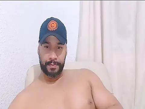 Snapshot of musclehetero chatting on 03-02-26, 04:14 musclehetero online show from 03-02-26, 04:14