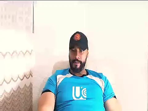 Snapshot of musclehetero chatting on 03-14-26, 05:24 musclehetero online show from 03-14-26, 05:24