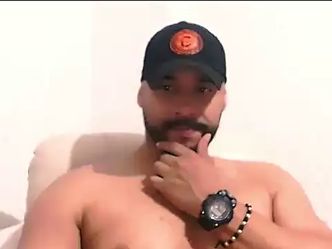 Snapshot of musclehetero chatting on 03-16-26, 07:45 musclehetero online show from 03-16-26, 07:45