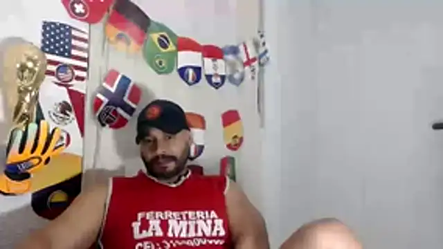 Snapshot of musclehetero chatting on 06-27-26, 07:35 musclehetero online show from 06-27-26, 07:35