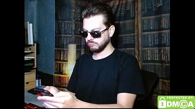 Snapshot of justshutupandwatch chatting on 11-24-25, 06:18 justshutupandwatch online show from 11-24-25, 06:18