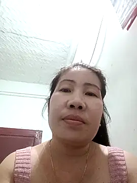 Snapshot of Reema_143 chatting on 11-23-25, 05:13 Reema 143 online show from 11-23-25, 05:13