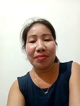 Snapshot of Reema_143 chatting on 11-30-25, 04:11 Reema 143 online show from 11-30-25, 04:11