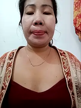 Snapshot of Reema_143 chatting on 12-05-25, 05:05 Reema 143 online show from 12-05-25, 05:05