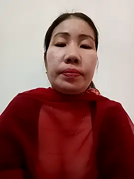 Snapshot of Reema_143 chatting on 12-15-25, 04:06 Reema 143 online show from 12-15-25, 04:06