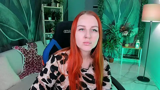 Snapshot of CherieChapman chatting on 12-16-25, 11:37 CherieChapman online show from 12-16-25, 11:37