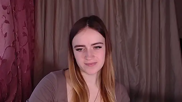 Snapshot of Illa_May chatting on 12-04-25, 06:34 Illa May online show from 12-04-25, 06:34