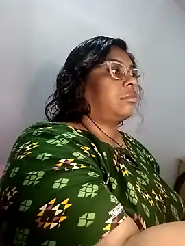 Snapshot of Riya-mallus chatting on 11-26-25, 03:13 Riya-mallus online show from 11-26-25, 03:13