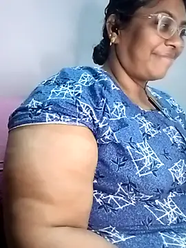 Snapshot of Riya-mallus chatting on 11-29-25, 07:28 Riya-mallus online show from 11-29-25, 07:28