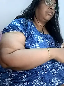 Snapshot of Riya-mallus chatting on 11-30-25, 07:45 Riya-mallus online show from 11-30-25, 07:45