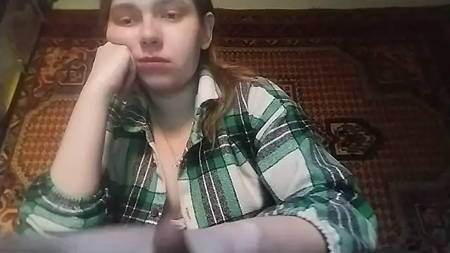 Snapshot of KikiBang chatting on 11-24-25, 10:48 KikiBang online show from 11-24-25, 10:48