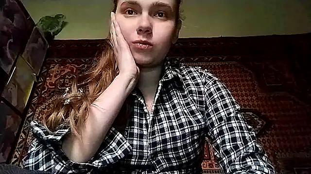 Snapshot of KikiBang chatting on 11-27-25, 08:27 KikiBang online show from 11-27-25, 08:27