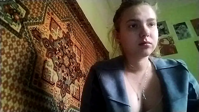 Snapshot of KikiBang chatting on 12-01-25, 08:19 KikiBang online show from 12-01-25, 08:19